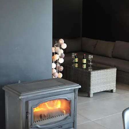 Petite Perle En Haute Ardenne Avec Vue Sur La Vallée, Infra-rouge Et Bain Balnéo *