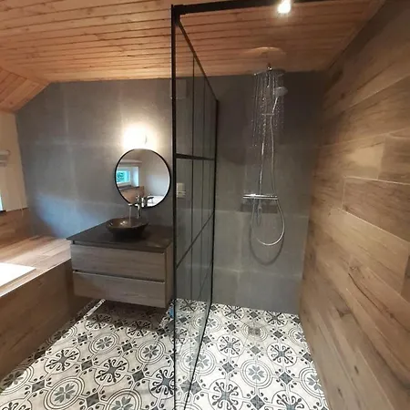 Casa vacanze Petite Perle En Haute Ardenne Avec Vue Sur La Vallée, Infra-rouge Et Bain Balnéo